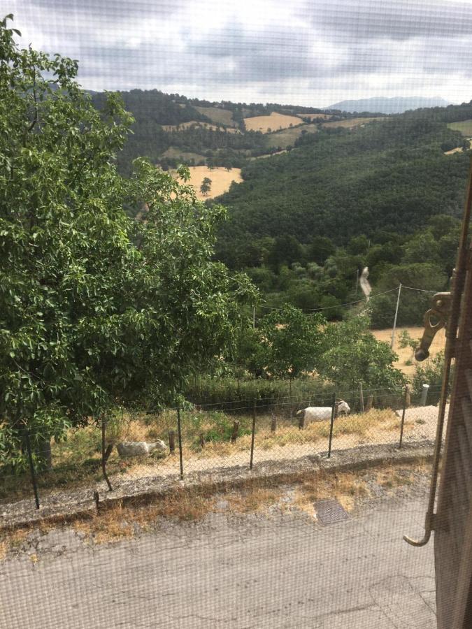 La Casetta Al Roccone Semproniano Exterior foto
